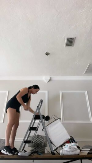 Laura Lentz Instagram - new chapter..new life..new lessons..i realize i can do hard things.. i am stronger than i think i am... and i can change light fixtures... AND im still dancing 🤪