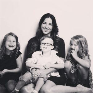Laura Lentz Instagram - I love being their mum!