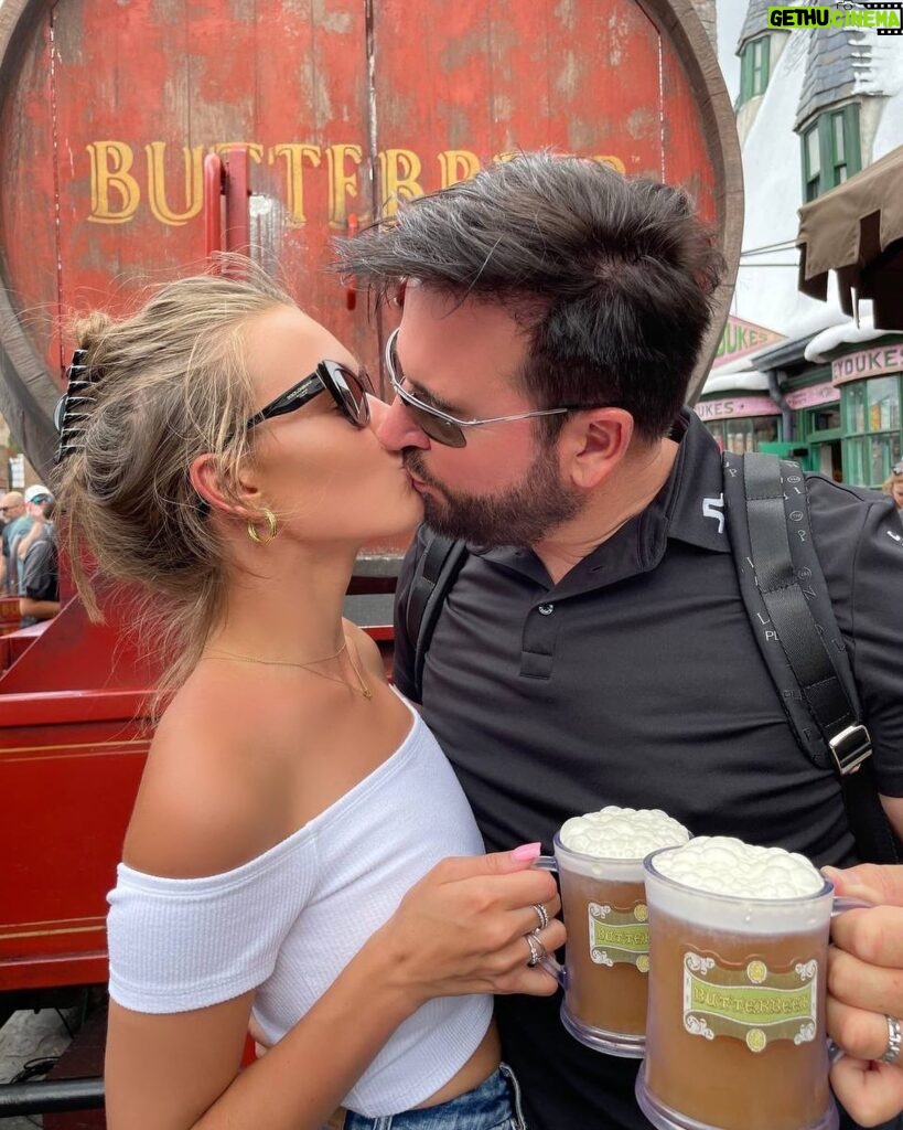 Laura Müller Instagram - two butterbeer please