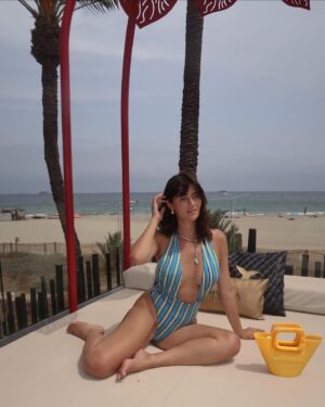 Laura Marra Instagram - Ibiza summer diary ( meilleure paella de ma vie 🧡 ) #summer