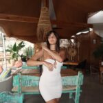 Laura Marra Instagram - Quel est votre look préféré d’Ibiza ? Moi c’est le dernier 👉🏼🍉 #ibiza