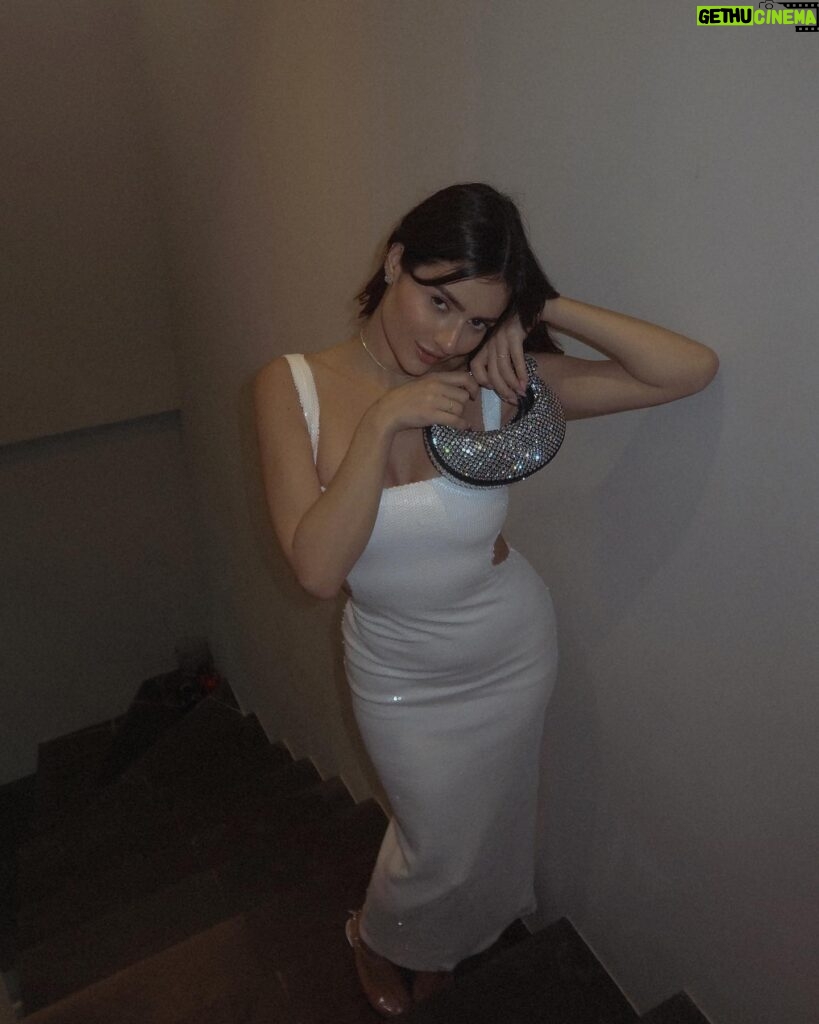 Laura Marra Instagram - Hello 2024 🤍 dress from @meshki