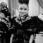 Laura Sánchez Instagram - Volver a ser niña rodeada de grandes modelos “ahijada, sobrinas y mil niñas bonitas más”💃🏻 @pasarela_weloveflamenco 📸 @silviasanchezfotos