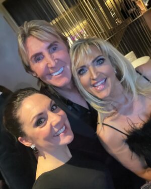 Laura Tobin Instagram - ❤️ Big love for @kategarraway 

👏 The first standing ovation of the evening.

Receiving @varietygb silver heart award for outstanding contribution to broadcasting earlier this week-Very well deserved.

🥰I was soooo proud to be there to support her with @benshephardofficial (who gave her the award) She still doesn’t realise how bloody amazing she is 🤩

A wonderful evening hosted by @noholdenback & chair @jonathanshalit @intertalentgroup 

🥈 ❤️ winners included Bradley Walsh, @rochellehumes @sheridansmithster @j_corden @kellyhoppen @joancollinsdbe @abbeyclancy @officiallymaitlis clap with wine by @kylieminogue @garybarlowwines 

An incredible evening raising lots of money for disabled & disadvantaged children & younge people in the UK. 

And a fantastic end of awards performance by @mralfieboe

Always great to say hi to @thespeakmans

And lovely to see Jon Sopel who was co presenting with @officiallymaitlis for my first ever live TV forecast at the BBC around 16 years ago! 

#TimeFlies #awards