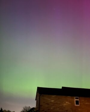 Laura Tobin Instagram - 🤩Did you see the northern lights?

🤓I love that my whole feed is full of #aurora photos with everyone saying WOW!

🤩 Absolutely amazing & breathtaking, it got brighter & brighter

📷 Here’s my photos!