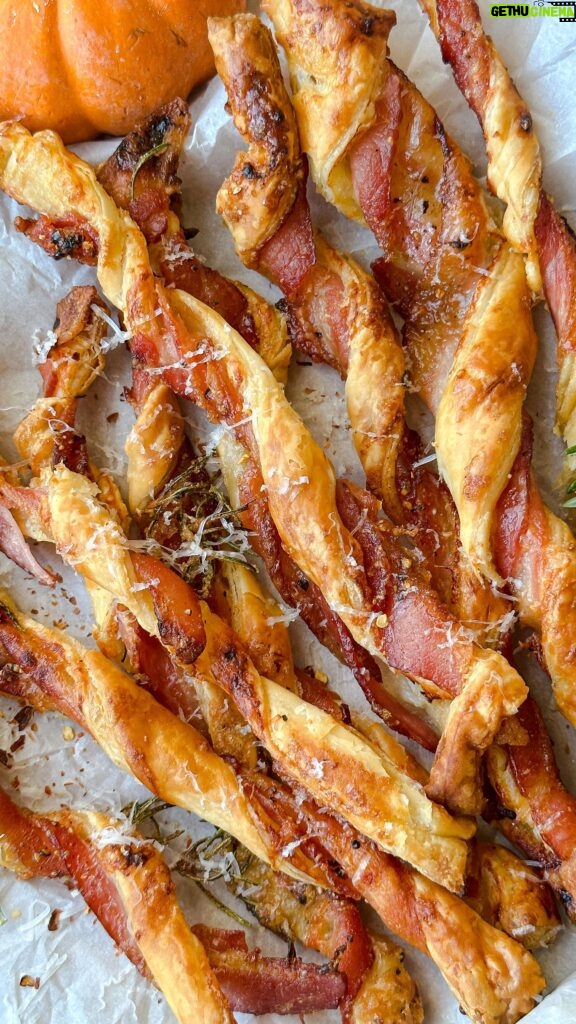 Laura Vitale Instagram - Buongiornoooo!! One last nibble option for you that’s just so darn tasty and easy!! My brown sugar rosemary bacon twists that are so good and can easily be eaten with one hand as you hold your cocktail with the other! Truly delicious and a crowd favorite! Linking the recipe in stories but it’s also on my site (search for bacon twists) 😮‍💨 #lvturkeyday2023 #food #foodporn #foodie #instafood #foodphotography #foodstagram #yummy #foodblogger #foodlover #instagood #love #delicious #homemade #dinner #foodgasm #tasty #photooftheday #foodies #cooking #picoftheday #foodpics #instagram #fall #fallfood #thanksgiving #thanksgivingfood #recipe #recipes #easyrecipes
