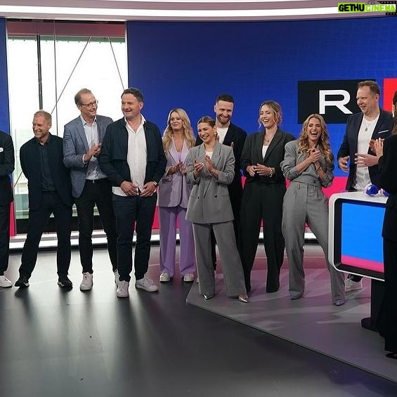 Laura Wontorra Instagram - Unser EM Kader steht ✅ @rtl.sport & @magentasport das beste TV Doppel des Jahres 🇩🇪⚽️🏆