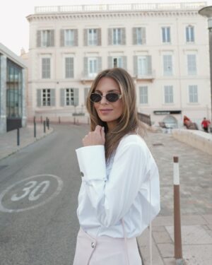 Laura Wontorra Instagram - in the streets of Cannes // 📸 @luisa.esch