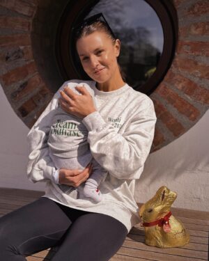 Laura Wontorra Instagram - Easterweek 2024 // #samesamebutdifferent #teamgoldhase #heartisfull ❤️🐰 ❤️