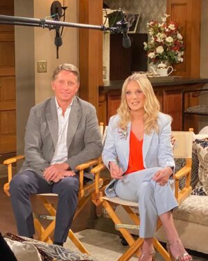 Lauralee Bell Instagram - Don’t miss @entertainmenttonight ‘s #YR anniversary special airing TONIGHT at 8pm on @cbstv @paramountplus 
Had the best time doing this interview with my brother @bradleybell and remembering and honoring our parents and the incredible cast & crew that make up @youngandrestlesscbs