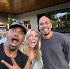 Lauralee Bell Instagram - I mean, hanging with these two friends and huge talents can only be fun! 🙌
@shemarfmoore @brytonejames 
#luckygirl #thatswhyimsmiling 
@youngandrestlesscbs @cbstv @swatcbs