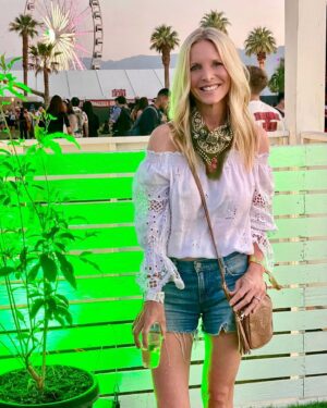 Lauralee Bell Instagram - Coachella 2023
Parents who are nearby if needed! (Plus we had some fun too)🎡❤️🌴