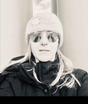 Laure Guibert Instagram - 😘😎