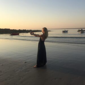 Laure Guibert Instagram - Meilleure heure#sunset #calmeabsolu 💙