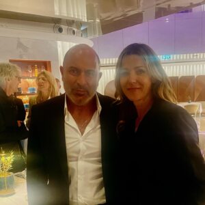 Laure Guibert Instagram - Sacrément Charismatique ✨🤩 @liorraz @canneseries #faudanetflix