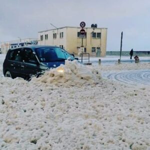 Laure Guibert Instagram - L’écume des jours ... de tempête #tempêtebella #bretagne