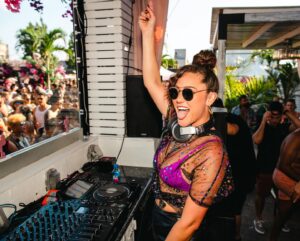Lauren C. Mayhew Instagram - In the zone 🎧🙌🏻
.
.
#FemaleDJ #BestFemaleDJs #HouseMusic #VocalHouse 
Swimwear: @saltymermaidswim 
📸: @maxwellpicswell 
Venue: @summerclubnyc
Hair by @theshopsalontampa