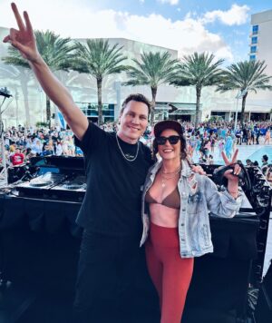 Lauren C. Mayhew Instagram - This past weekend at @hardrocktampa performing as support for @tiesto 🫶🏻🫶🏻🫶🏻
.
.
📸 by @moralpixsmedia 
.
.
#HardRock #HardRockTampa #HardRockCasino #Tiesto #TiestoFans #BestDJs #BestFemaleDJs