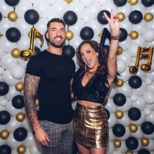 Lauren C. Mayhew Instagram - Another year around the sun ☀️ 
.
.
Thank you @uniontampa for having us, @pommiermedspa & @theshopsalontampa for the goodies, & @balloonsbythebunchfl for the awesome balloon wall!
.
.
📸 by @johnbarkules 
Hair color by @theshopsalontampa