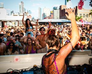 Lauren C. Mayhew Instagram - In the zone 🎧🙌🏻
.
.
#FemaleDJ #BestFemaleDJs #HouseMusic #VocalHouse 
Swimwear: @saltymermaidswim 
📸: @maxwellpicswell 
Venue: @summerclubnyc
Hair by @theshopsalontampa