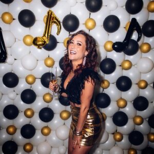 Lauren C. Mayhew Instagram - Another year around the sun ☀️ 
.
.
Thank you @uniontampa for having us, @pommiermedspa & @theshopsalontampa for the goodies, & @balloonsbythebunchfl for the awesome balloon wall!
.
.
📸 by @johnbarkules 
Hair color by @theshopsalontampa