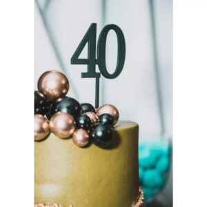 Lauren Joseph Instagram - How pretty? 

Thank you @sassy_bakes for making the day extra beautiful with this beautiful design and absolutely amazing taste.

The man is 40! How now? Lol

📷@deesquared.photography