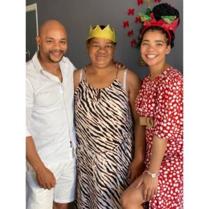 Lauren Joseph Instagram - Seasons greetings everyone. 

I was beyond blessed this Christmas.

Blessings to you all❤🎄🌞

📷@melissa_joseph_scheepers and @maurice.paige80