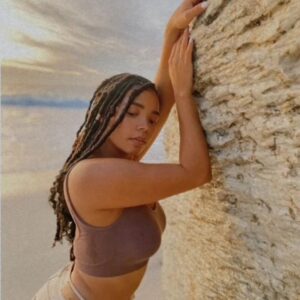 Lauren Joseph Instagram - Every weakness I think I have is an angel whispering "Grow".

📷@andrea_absalom
💁🏽‍♀️ @boskop_republic