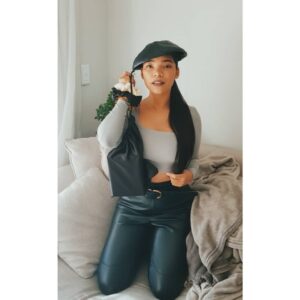 Lauren Joseph Instagram - Ganna have so much fun with @exclusive_hair_collection and @all_things_hair_by_amiena

We all gotta feel free and safe in the skin we're in, but from time to time we can switch things up yes?

Ya'll have any name suggestions for this girl over here?

📸@melissa_joseph_scheepers