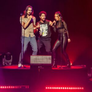 Lauren Lopez Instagram - Islanders!!!!

These two London shows were a spiritual experience; thank you for being the best fucking audiences and filling the room with the best fucking vibes EVER. We had an unreal time and we couldn’t have performed through the satanic jet lag of a 48 hour London trip without you!!! Thank you forever for just being the best. 

Thank you to @lambertjacksonproductions , Jamie, Phoebe and the whole team for having us! Angels!

Sharing a few hours with you in a place that was filled with love and support and connection was a privilege. I never ever take that for granted. Thank you, thank you!❤️

📸 by the brilliant @danny_with_a_camera !!!

#london #loveisland #tour #clowns #nandos #friends #friendship #clownfriends #show