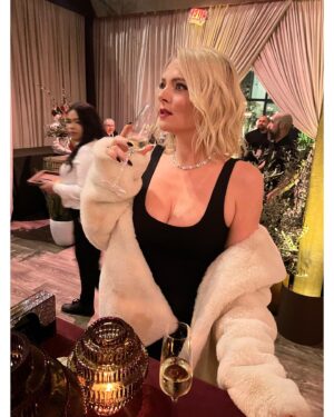 Lauren Ash Instagram - Monday night I celebrated #theemmys at the @disney after party and had the best time! Note: that fur is FAUX but my dance moves were REAL.

Dress @itsnbd 
Shoes @tamaramellon 
Earrings @elizabethcolejewelry 
Necklace #eliotdanori 
Clutch @olgabergofficial

Makeup @aaronpaulbeauty 
Hair @guiniushair