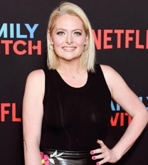 Lauren Ash Instagram - Had so much fun attending the #familyswitch premiere in LA last night! Make sure to watch this Christmas romp on @netflix STREAMING NOW and you will see me about halfway through the movie! Swipe through the pics here to see my fun character Barb!
