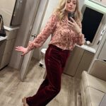 Lauren Ash Instagram - Had so much fun attending the #familyswitch premiere in LA last night! Make sure to watch this Christmas romp on @netflix STREAMING NOW and you will see me about halfway through the movie! Swipe through the pics here to see my fun character Barb!