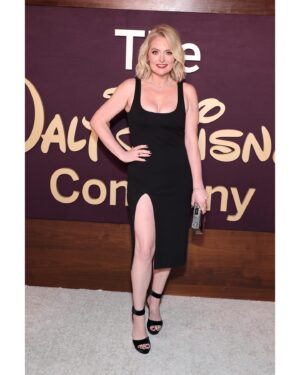 Lauren Ash Instagram - Monday night I celebrated #theemmys at the @disney after party and had the best time! Note: that fur is FAUX but my dance moves were REAL.

Dress @itsnbd 
Shoes @tamaramellon 
Earrings @elizabethcolejewelry 
Necklace #eliotdanori 
Clutch @olgabergofficial

Makeup @aaronpaulbeauty 
Hair @guiniushair