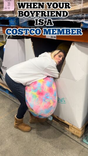 Lauren Ash Instagram - What can I say? I felt ALIVE in there. 😂 #costco #couples #gooddeal #comedy #Charlize