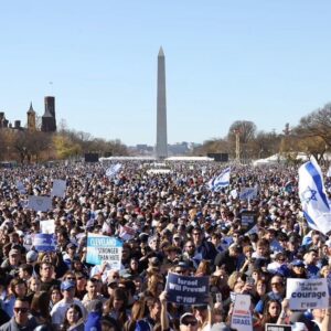 Lauren Boebert Instagram - Today, over 100,000 people united in our nation’s capital to express their support for our ally, Israel. 

The message is clear: evil will never prevail. 

America stands with Israel. 🇮🇱