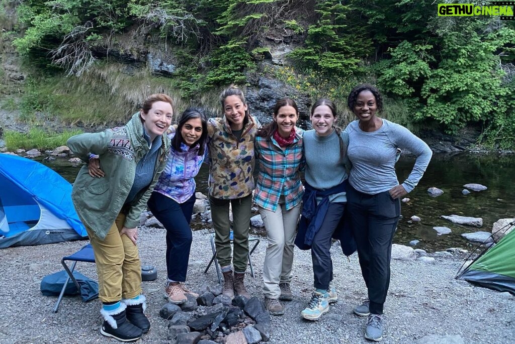 Lauren Collins Instagram - This summer I left Charlie for the *first* time to go to Newfoundland and shoot an episode of @hudsonandrex. I was nervous and scared and worried that I’d be so preoccupied with missing him I wouldn’t enjoy the experience. Lucky for me, waiting on the ground in St John’s was this group of amazing women. The episode takes place at a women’s wilderness retreat and that is exactly what it felt like we were doing! We talked breastfeeding, wellness, SKINCARE (!!!!!) and it was SO MUCH FUN. Thrilled I got the chance to know these wonderful ladies and be reunited with director Eleanore Lindo, one of the first female directors I ever worked with at age 14! Enjoy the ep tonight at 8/7c on @city_tv 🐶 #HudsonandRex