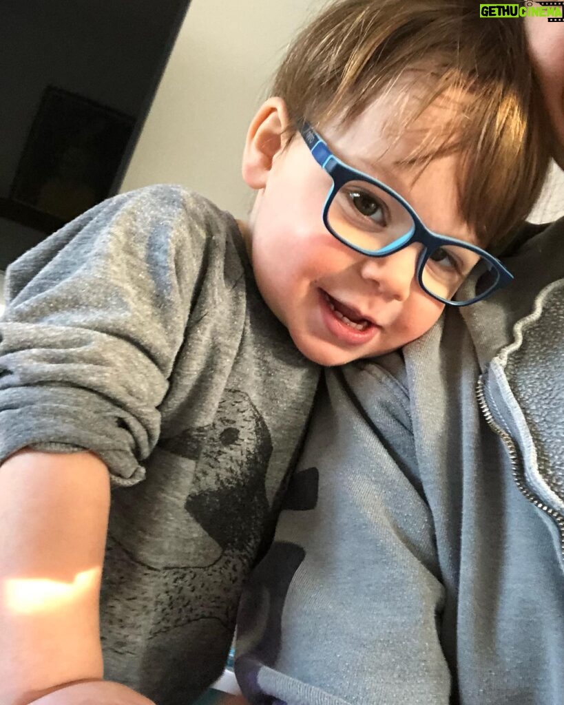 Lauren Collins Instagram - Tips for toddlers wearing glasses if you’ve got ‘em! A few months ago we realized Charlie’s left eye wasn’t aligning properly. After confirming he has strabismus (lazy eye!) I was shocked to find out he would need to start wearing glasses immediately ALL THE TIME. Like… how was that going to work? He won’t even wear pants most of the time. One week in and he’s already a pro. I’m constantly amazed by how adaptable these little ones are. It’s gonna be a long road ahead of patching and possible surgery but I’m so proud of our little Charlie Lipnicki. “Did you know the human head weighs eight pounds?” ❤️❤️❤️