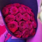 Lauren Cruz Instagram - Merci pour cet anniversaire et toutes les personnes qui me@l’ont souhaité j’ai pas pu répondre à tout le monde dsl ❤️😍 et à mon copain qui m’a offert de magnifiques roses de chez @dreamflowers.fr 😍❤️