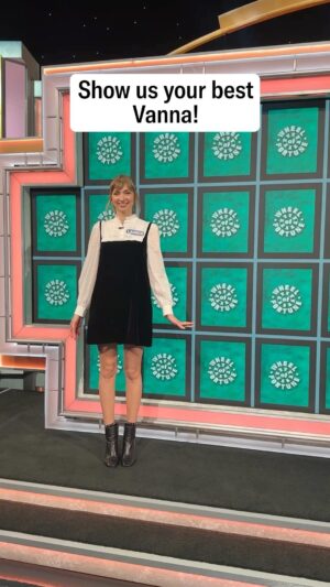 Lauren Lapkus Instagram - Vanna does it better!!!!
Be sure to catch me on @celebritywheeloffortune tomorrow night! I’m playing for my fave organization, @crohnscolitisfoundation!! 💕