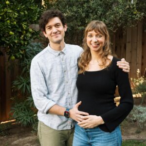 Lauren Lapkus Instagram - New best friend en route! 🥰
We are so happy to share that we are expecting another baby girl this spring! 💐