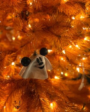 Lauren Lapkus Instagram - 🎃💀👻🎃💀👻🎃
Repost @thestrategist: "Each fall, @laurenlapkus puts up an orange plastic 'Christmas' tree with built-in white lights and decks it out with Halloween-themed ornaments," writes Sarah Turcotte, who heard Lapkus describe her yearly tradition on an episode of the podcast Bitch Sesh. "As someone for whom the holidays can’t start early enough, I was inspired. Why should indoor decorative trees be confined to the Christmas season? Three weeks later, a seven-foot orange tree was bewildering my two young sons in our Brooklyn apartment and I was calling Lapkus to learn more about her festive autumn philosophy." Find all the details — including where to get the tree — at the link in our bio.
Photo: @laurenlapkus