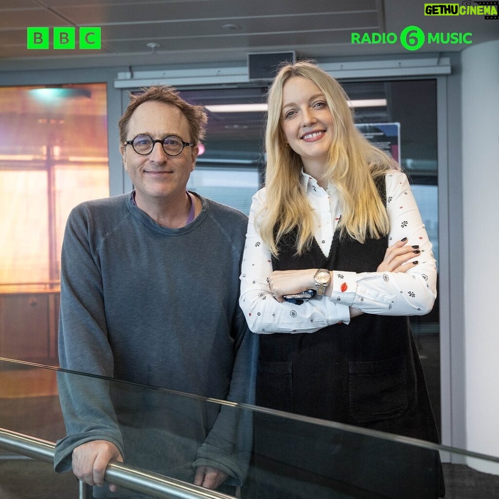 Lauren Laverne Instagram - Jon Ronson joined Lauren this morning to talk about the new series of his award-winning Radio 4 podcast Things Fell Apart! You can listen to their chat now by tapping the link in our bio.