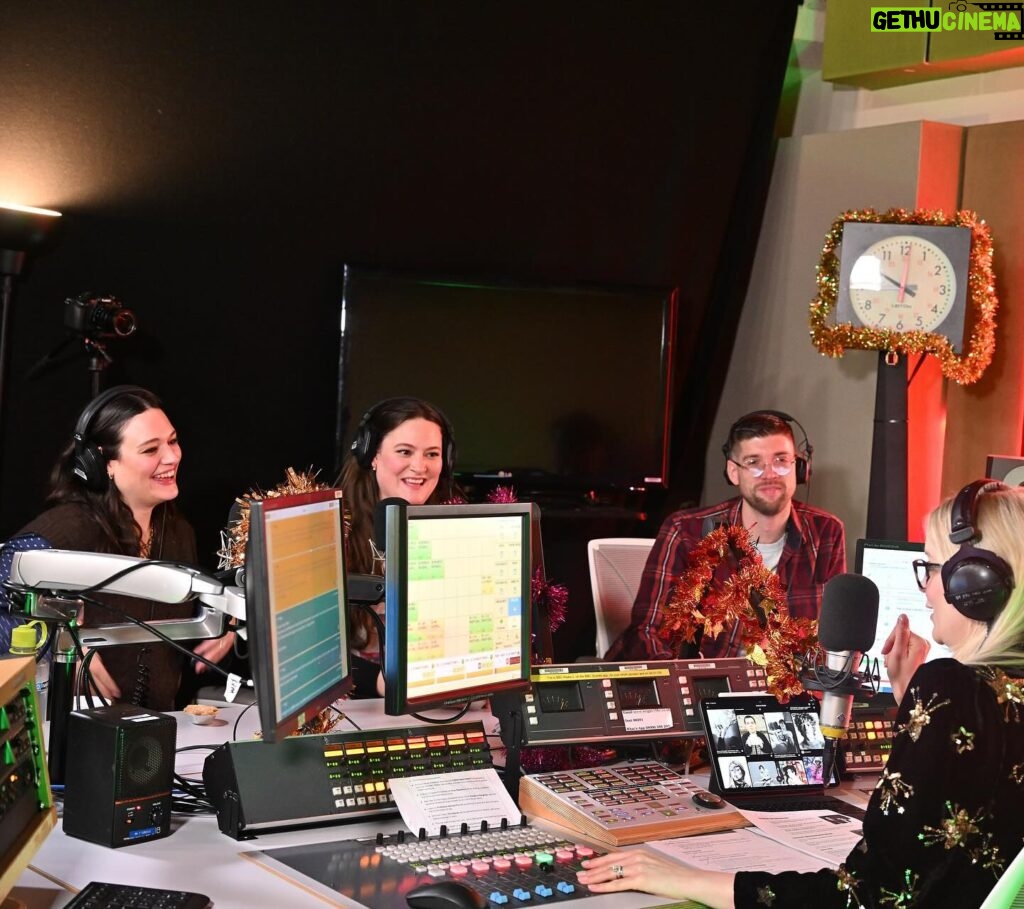 Lauren Laverne Instagram - Last broadcast of the year with team @bbc6music and @thestaves who honestly could have brought 50% of what they gave to the session and would have knocked our socks off. A magnificent end to the year. Wishing everyone who starts the day with us a very Merry Christmas and a happy New Year! Thank you so much for listening, texting and sharing your mornings with us! 🎄