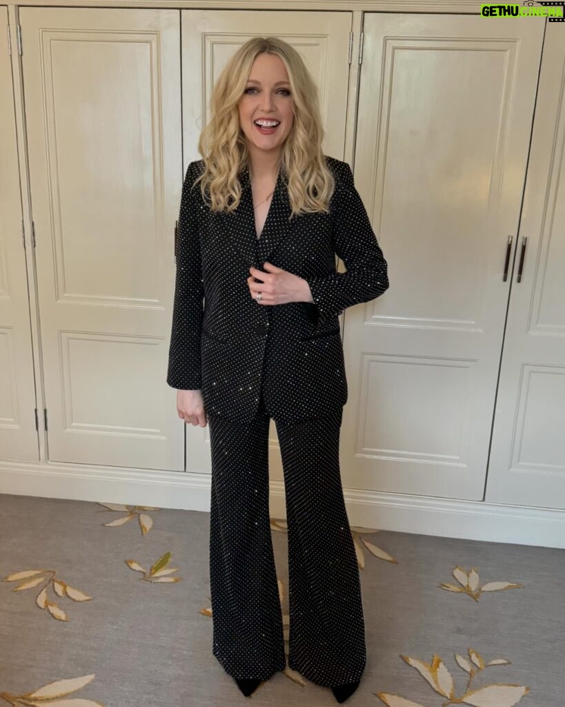 Lauren Laverne Instagram - Ready to go at the #Nibbies 2024! Excited to welcome the runners and riders in this fantastic celebration of books, publishing and bookselling… so many fantastic books on the shortlist this year. What have you read and loved lately?