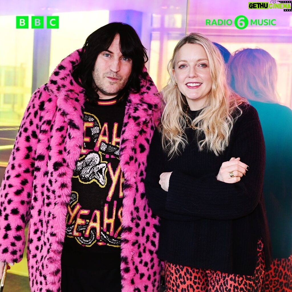 Lauren Laverne Instagram - From CGI ghosts to shooting in a cemetery 👻 Noel Fielding spoke to Lauren about his new comedy The Completely Made-Up Adventures of Dick Turpin. Listen now on @bbcsounds by tapping the link in our bio ⬆️
