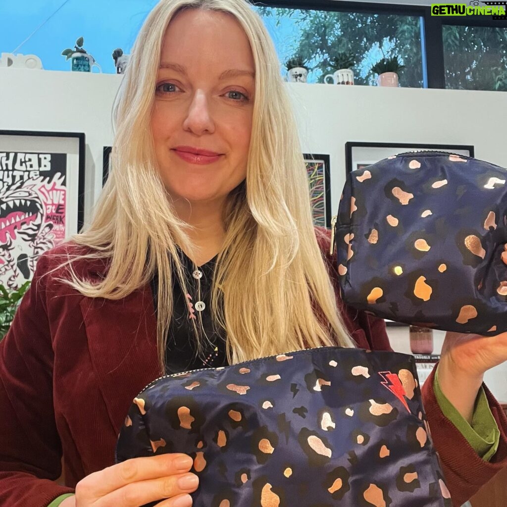 Lauren Laverne Instagram - Do YOU want to stay organised and make the world a little bit better? Well here’s a thought: I’m currently packing up my incredibly cool @salihughes design raising money for @thebeautybanks at @scampanddude. These swag bags are designed for makeup and beauty bits but I use them for work so I can stay organised and switch handbags quickly (the big one holds all my work stuff - headphones, notebooks, pens, chargers… and the little one has all my personal stuff - keys, mints lippy etc). They come in two sizes (£35 for the larger cosmetic bag, £25 for the smaller makeup bag) and proceeds (£15 and £10 respectively) from every sale goes to Beauty Banks, which distributes hygiene essentials to people in Britain living in poverty and helps afford them the dignity of staying clean, something most of us take for granted. Find yours at www.scampanddude.com  #beautybanks #hygienepoverty #endhygienepoverty #swagbagswithpurpose
