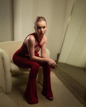 Lauren Lyle Instagram - BAFTA @vanityfair X rising star in @magdabutrym 

@bafta 
@hollyevawhite 
@patch_studio__ 
@mariaasadimakeup
@jimmychoo 
@vanityfairlondon 
#eerisingstar