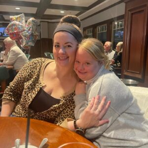 Lauren Potter Instagram - Fun dinner with my BFF Cousin Alex! Hey- I’m back on Instagram!!