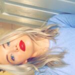 Lauren Taylor Instagram - "bold lip" getting ready for the RDMAs!!